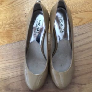 Michael by Michael Kora nude heels